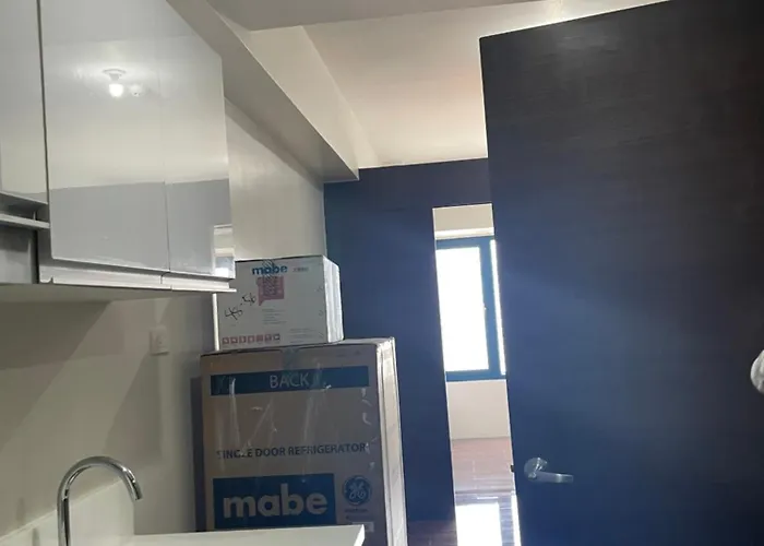 Fully-furnished 1-br Unit
