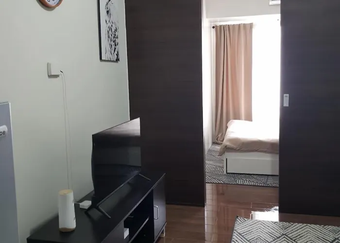Fully-furnished 1-br Unit *