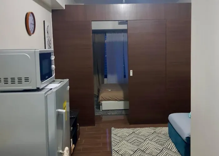 Fully-furnished 1-br Unit *