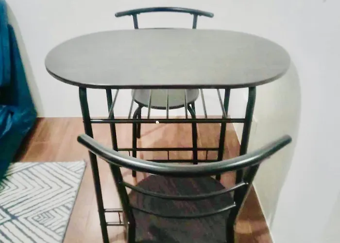 Appartamento Fully-furnished 1-br Unit