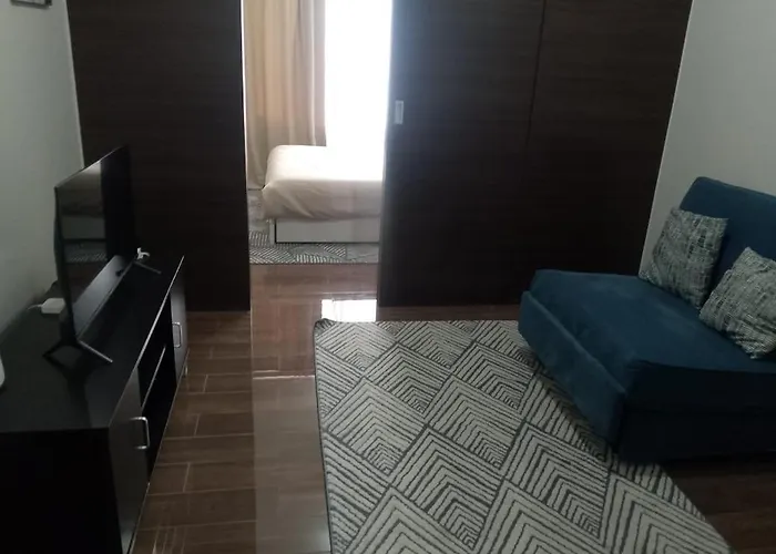 Fully-furnished 1-br Unit Appartamento